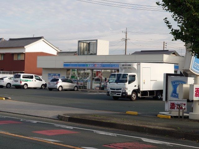 コンビニ　ローソン　豊川新桜町店（コンビニ）まで927m