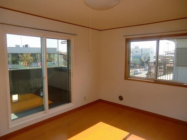 居室・リビング　南向きの明るいお部屋です☆