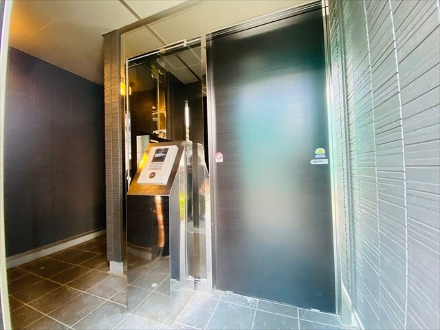 エントランス　同一建物内１０５号室内装写真掲載