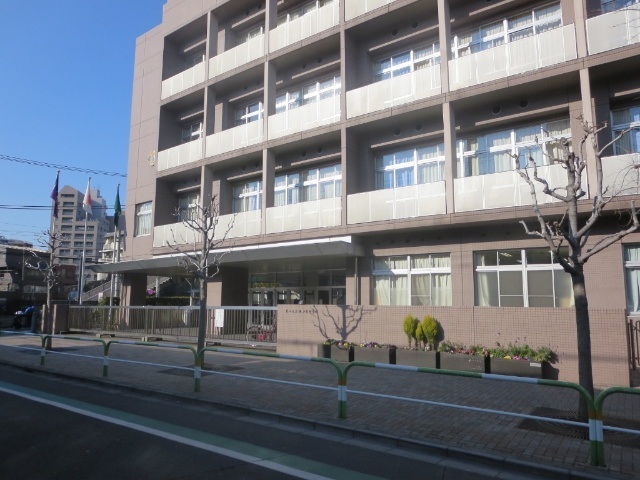 中学校　荒川区立諏訪台中学校（中学校）まで615m