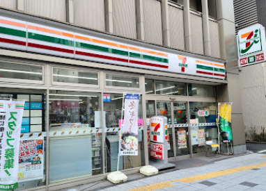 コンビニ　セブンイレブン 台東1丁目店（コンビニ）まで528m