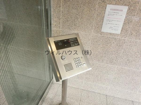 ロビー　オートロック