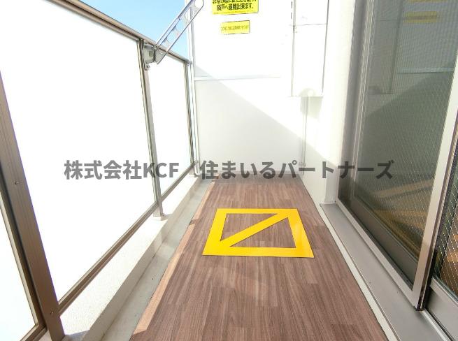 バルコニー　お洗濯にも便利なバルコニー付き