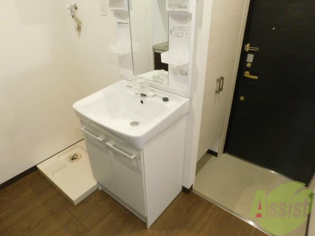 洗面設備　洗面台も独立タイプでとっても綺麗です