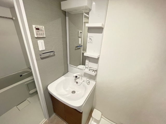 洗面設備　別号室のお写真の場合がございます。
