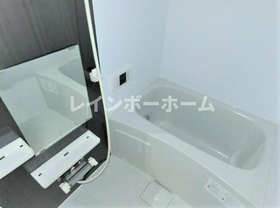 バス・シャワールーム　コンパクトで使いやすいお風呂です