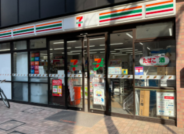 コンビニ　セブンイレブン高円寺純情商店街店（コンビニ）まで86m
