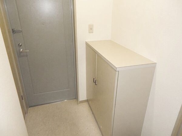 玄関　（別タイプ参考写真）シュロス駒込　豊島区駒込１