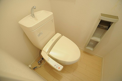 トイレ　温水洗浄便座