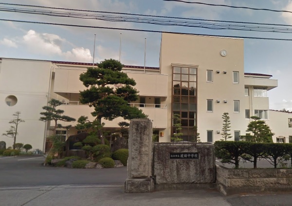 中学校　松本市立波田中学校（中学校）まで467m