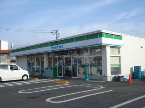 コンビニ　ファミリーマートくらしき駅北店（コンビニ）まで438m
