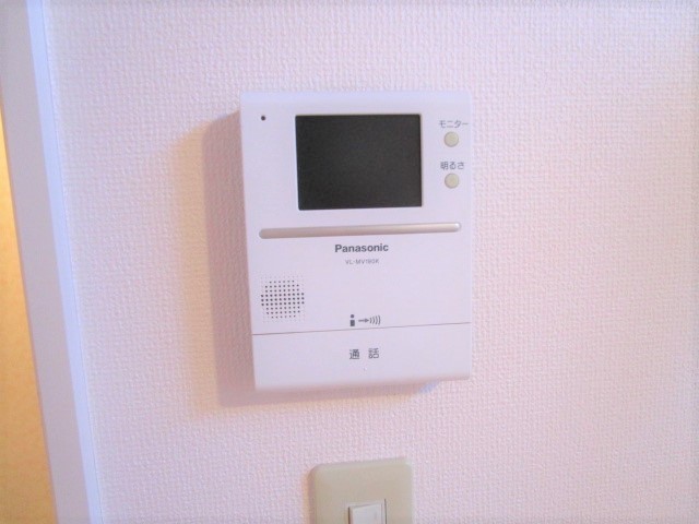 セキュリティ　同建物の別部屋の写真です。