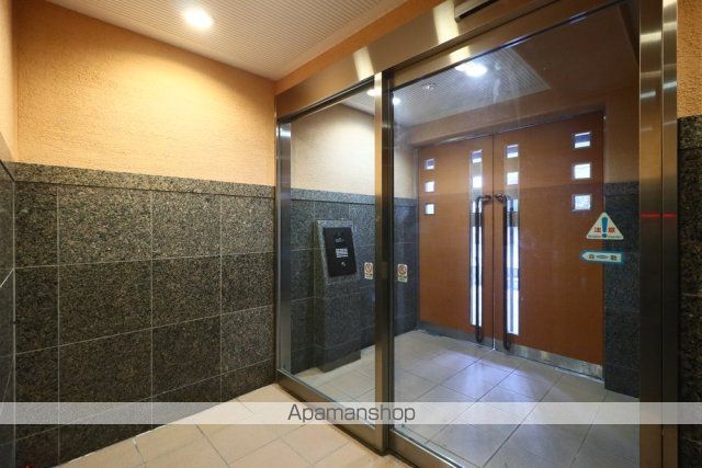 小田急線 代々木八幡駅 徒歩10分 7階建 築24年の外観写真