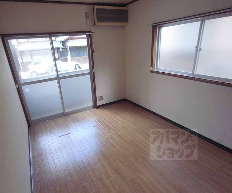 居室・リビング　６帖の洋室です。