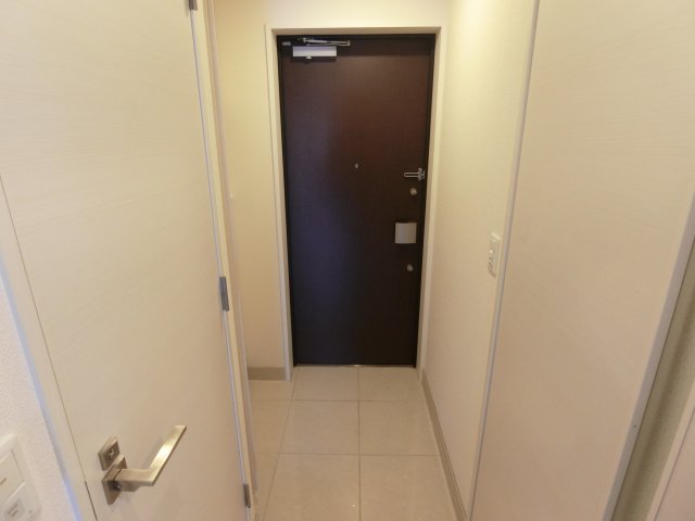 玄関　他のお部屋の参考写真となります。