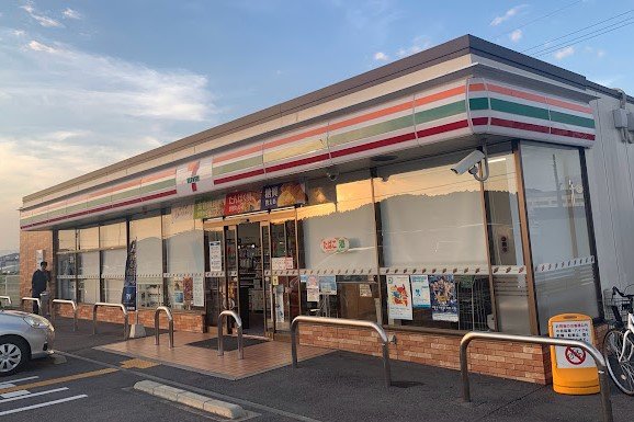 コンビニ　セブン－イレブン　甲西駅前店（コンビニ）まで800m