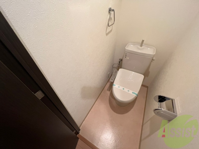 トイレ　こちらはトイレです。清潔感があり、安心して使用できます。