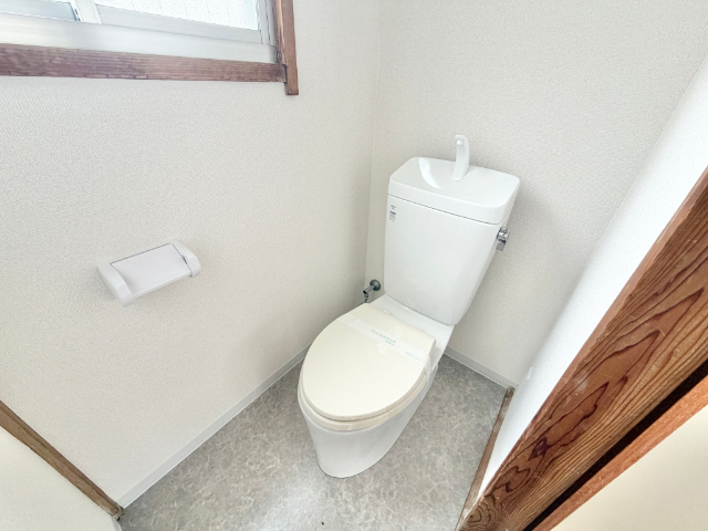 トイレ　※写真は別部屋のを代用してます