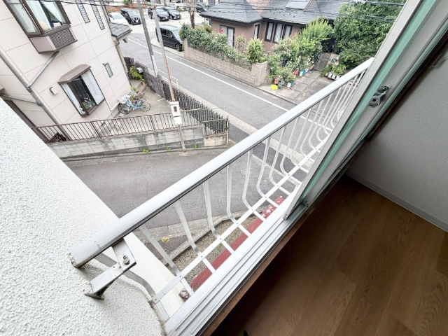 バルコニー　※写真は別部屋のを代用してます