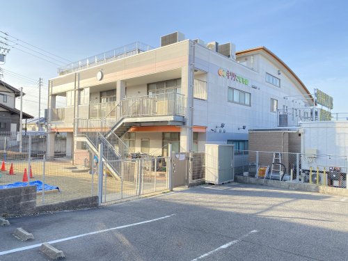 幼稚園・保育園　キリクこども園（幼稚園・保育園）まで214m