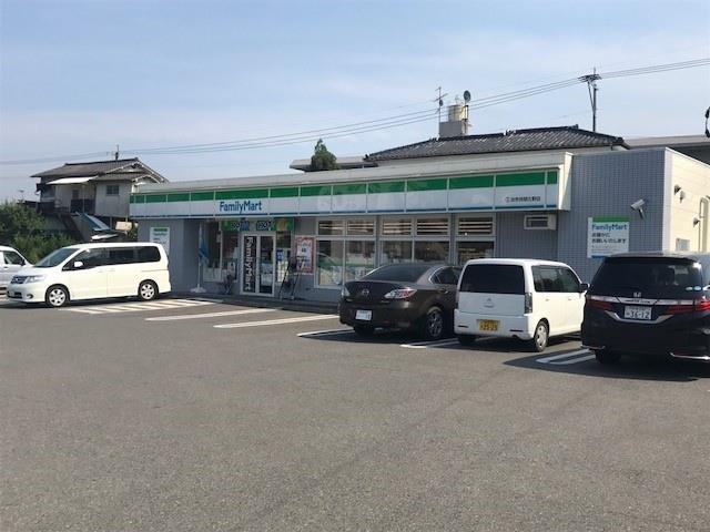 コンビニ　ファミリーマート（コンビニ）まで230m