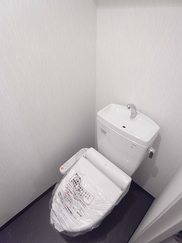トイレ　ウォシュレット付き