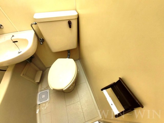 トイレ　イメージ（同建物内別部屋の写真です）