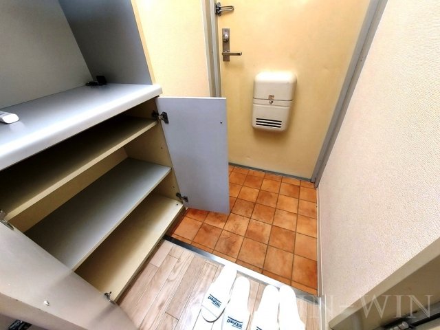 玄関　イメージ（同建物内別部屋の写真です）