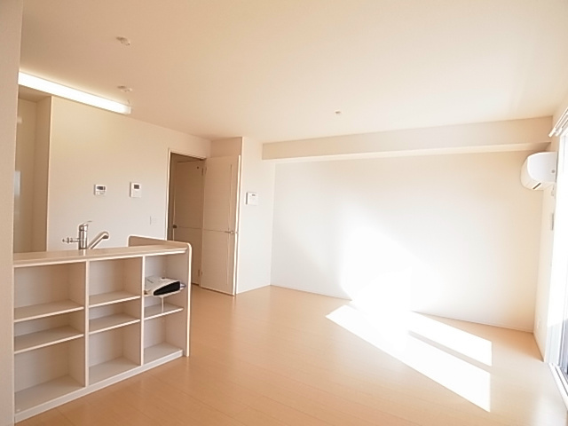 居室・リビング　同一物件別部屋写真