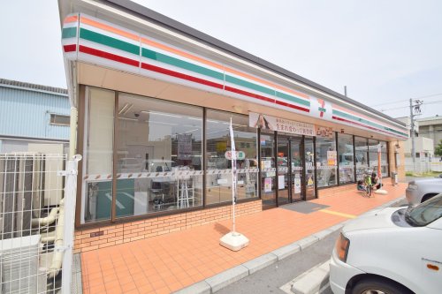 コンビニ　セブンイレブン 大阪茨田大宮2丁目店（コンビニ）まで635m