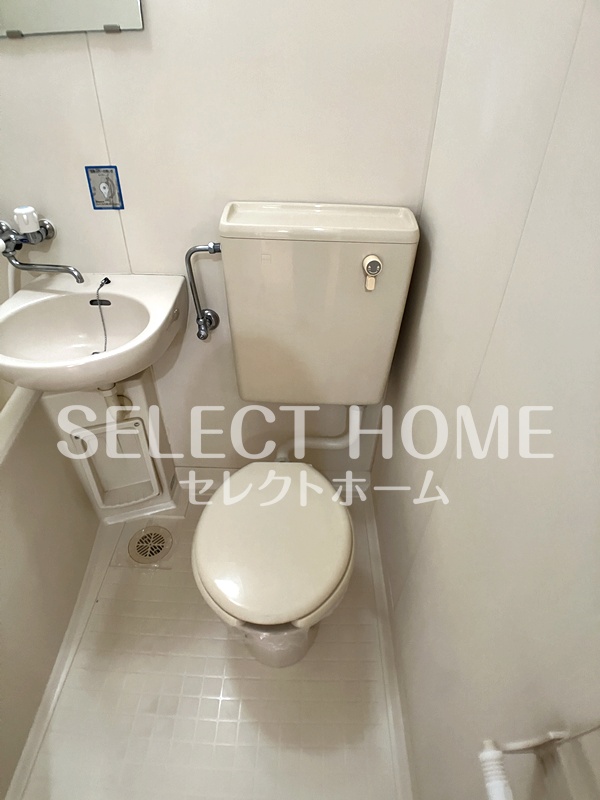 トイレ　落ち着いた色調のトイレです 同型タイプ