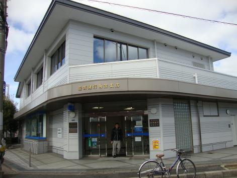 銀行　滋賀銀行南笠支店（銀行）まで670m