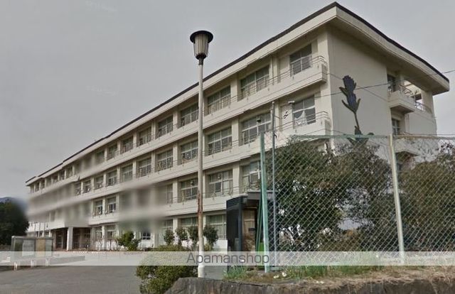 中学校　足柄中学校（中学校）まで596m