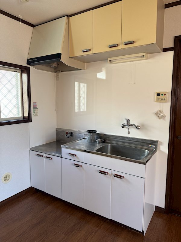 キッチン　同建物別部屋で反転となります。