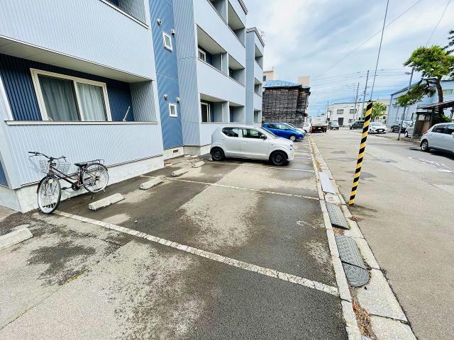 駐車場　駐車場
