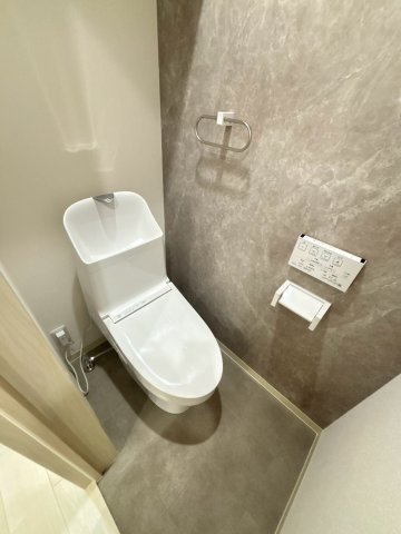 クリエオーレ新堂Iのトイレ写真