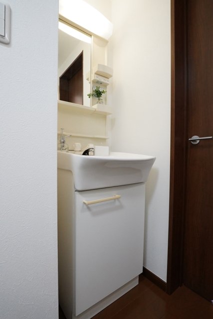 洗面設備　※家具・小物等はイメージです