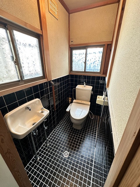 見野3丁目18-9貸家のトイレ写真