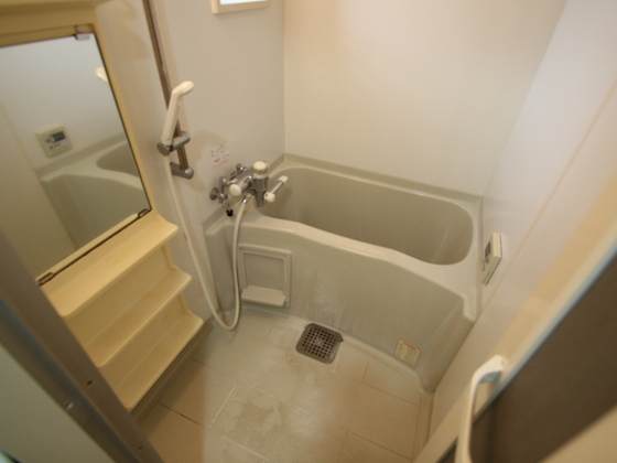 バス・シャワールーム　※別部屋の写真です