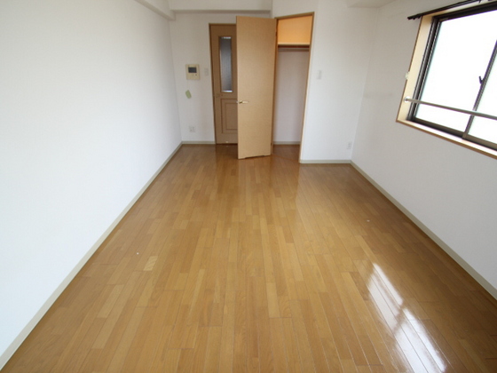 居室・リビング　※別部屋の写真です