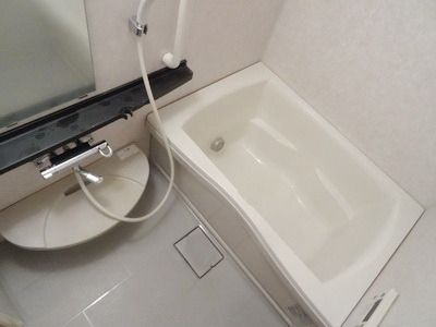 バス・シャワールーム　★追い焚き機能付きのお風呂★