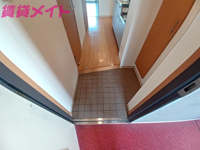 玄関　同物件別室画像
