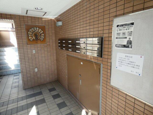 京急本線 大森町駅 徒歩17分 3階建 築34年の外観写真