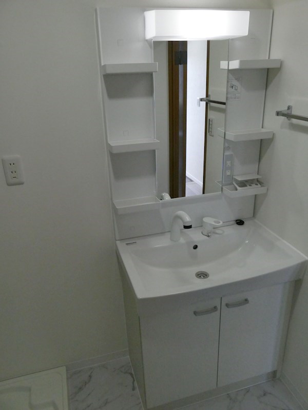 洗面設備　※リノベーション後の別部屋の参考写真