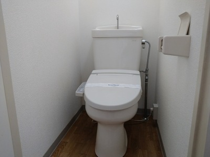 トイレ　他のお部屋の参考写真となります。