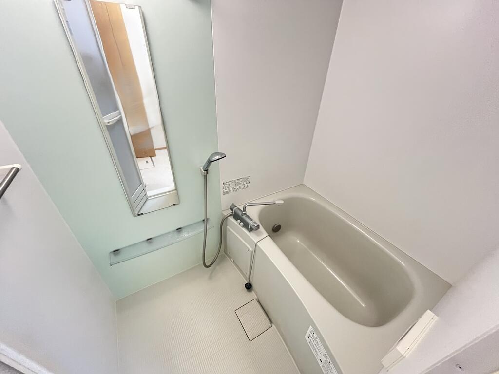 仙台市地下鉄南北線 泉中央駅 2階建 築12年の風呂写真