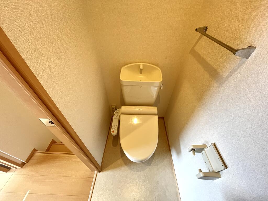 仙台市地下鉄南北線 泉中央駅 2階建 築12年のトイレ写真