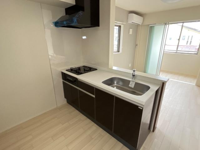 開成町古田島新築アパート工事のキッチン写真