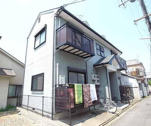 建物外観　深草の閑静な立地です！