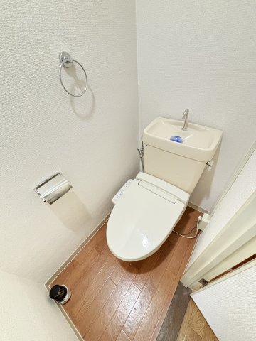 阪急京都線 淡路駅 徒歩2分 6階建 築38年のトイレ写真